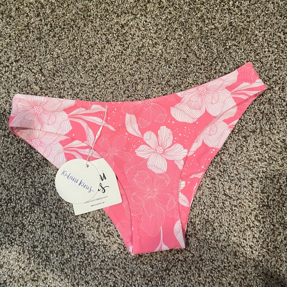 Kulani Kinis pink bottom